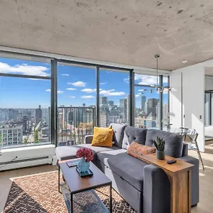 Skyview, 40th Floor! 2br In Downtown Apartment